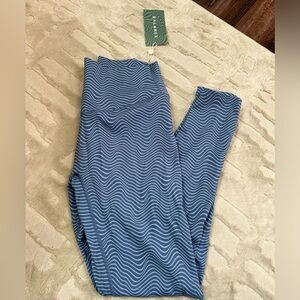 Balance swirl leggings size M NEVER WORN